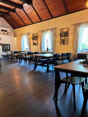 Sezimovo Usti Penzion & Restaurace U Vily מראה חיצוני תמונה